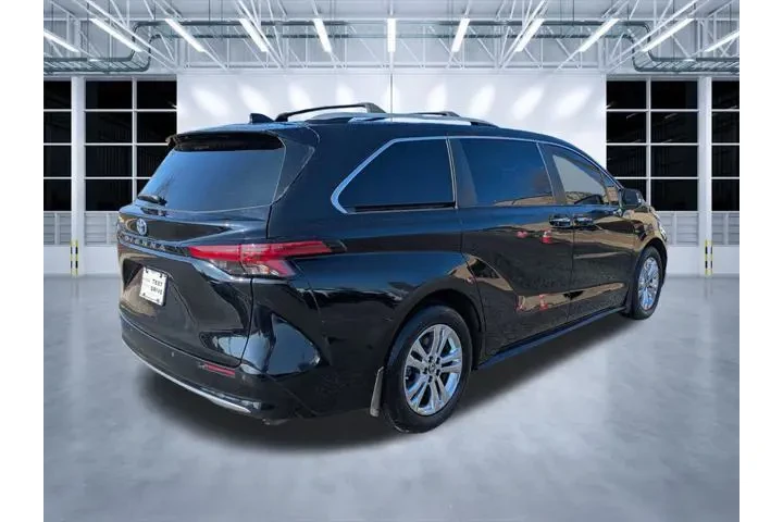 $39994 : Toyota Sienna 2022 AWD Plati image 4