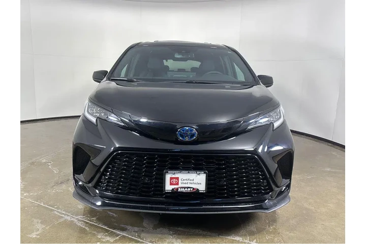 $52989 : Gold Certified2025 Sienna XSE image 8