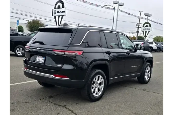 $31900 : Jeep Grand Cherokee 2022 4x4 image 4