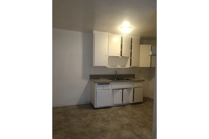 $1675 : 1 bedroom in Hawthorne image 10