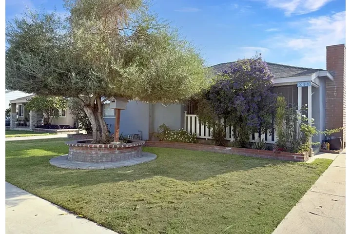 $2200 : 3BEDS 4BR HOUSE FOR RENT IN LA image 1