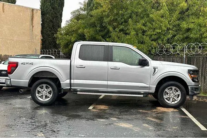 $39499 : Ford F-150 2024 4x4 XLT 4dr image 7