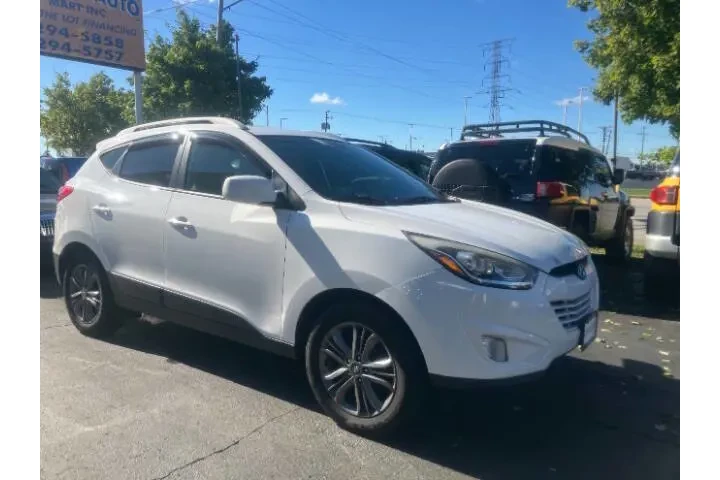 $10990 : 2015 Tucson SE image 2