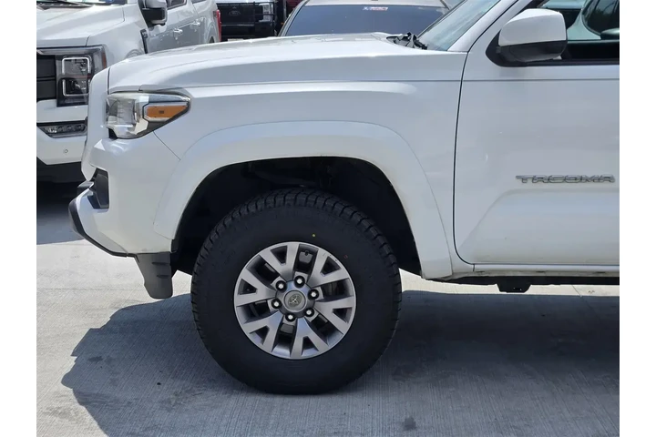 $24996 : Toyota Tacoma 2017 4x4 TRD P image 5