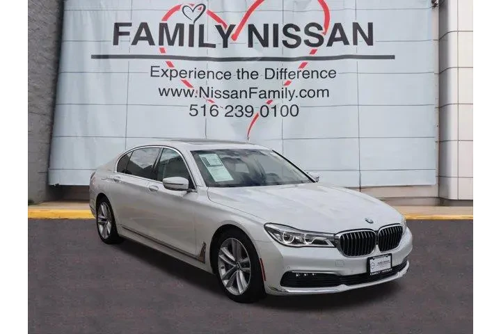 $21876 : BMW 7 Series 2017 750i 4dr S image 1