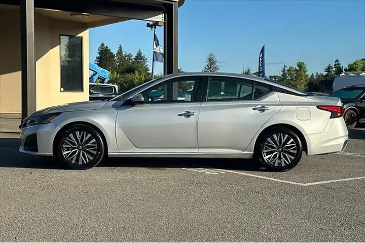 $19490 : Nissan Altima 2024 2.5 SV 4d image 7