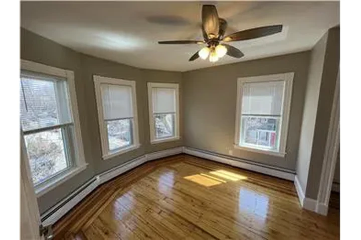 $4400 : Rental property with 3 bedro image 1