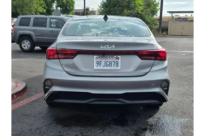 $16499 : Kia Forte 2023 LXS 4dr Sedan image 6
