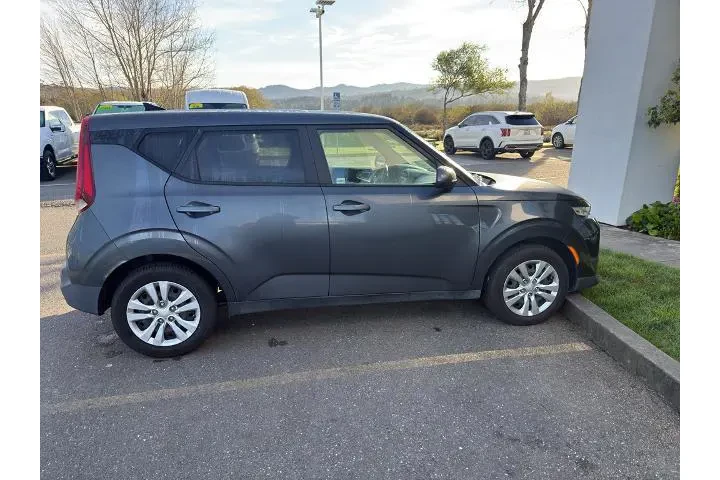 $15500 : Kia Soul 2021 LX 4dr Crossov image 3