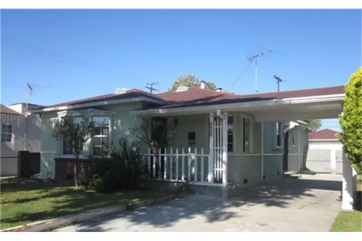 $850 : Cuarto de Renta South Gate image 3