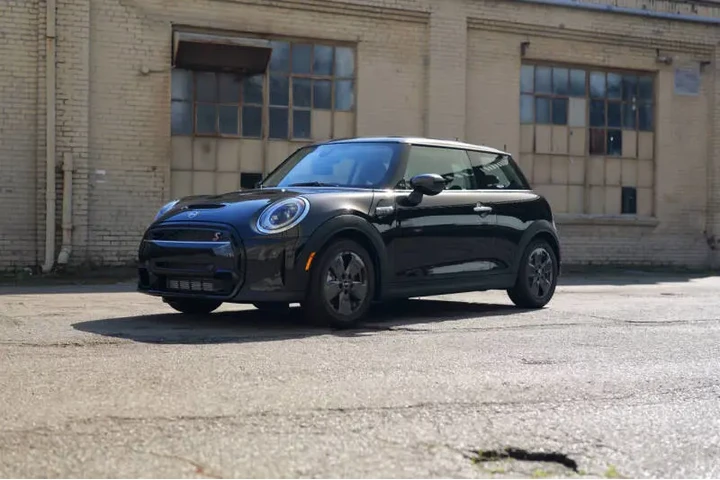 $25988 : 2024 MINI Hardtop 2 Door Coop image 4