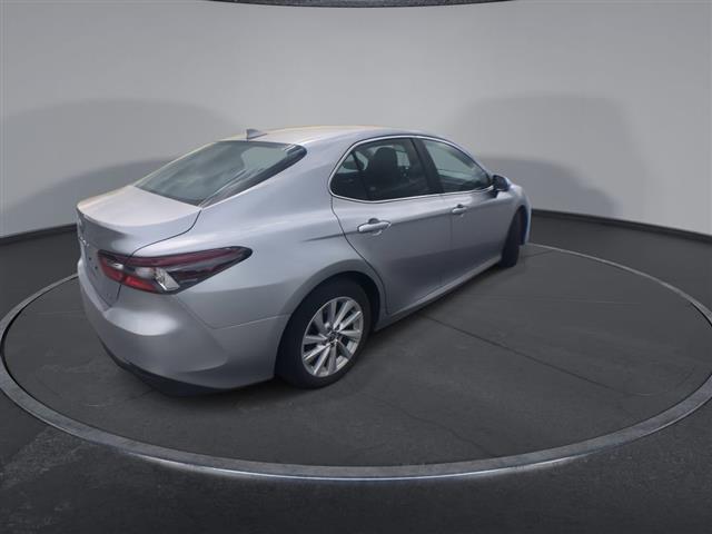 $23500 : PRE-OWNED 2021 TOYOTA CAMRY LE image 8