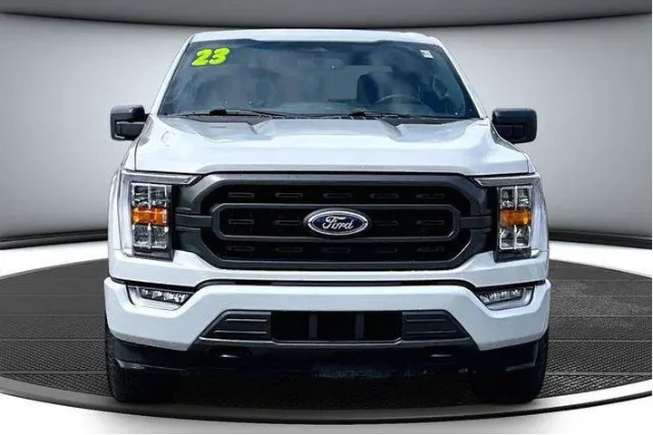 $39500 : Ford F-150 2023 4x4 Lariat 4 image 2