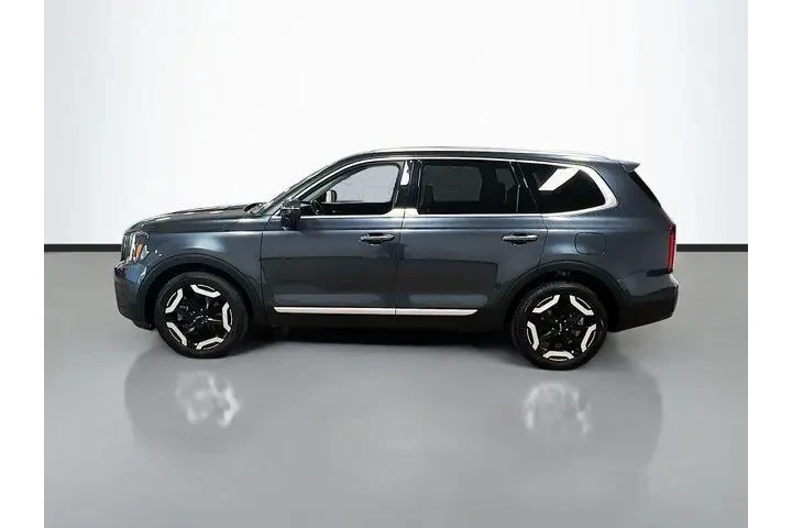 $29977 : Kia Telluride 2023 AWD S 4dr image 4