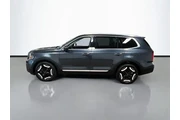 $29977 : Kia Telluride 2023 AWD S 4dr thumbnail