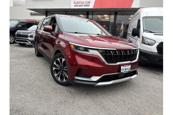 $33388 : Kia Carnival 2023 EX 4dr Min image 2