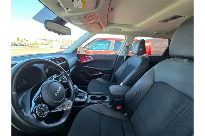 $17988 : Kia Soul 2022 Turbo 4dr Cros image 7