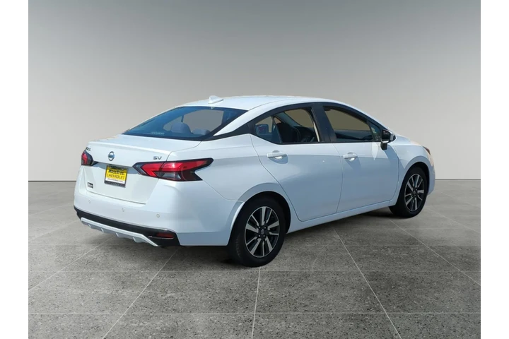 $16900 : Nissan Versa 2021 SV 4dr Sed image 5
