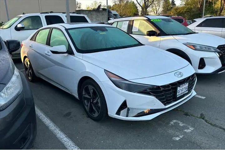 $21990 : Hyundai ELANTRA Hybrid 2023 image 2
