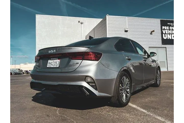 $18997 : Kia Forte 2023 GT-Line 4dr S image 5