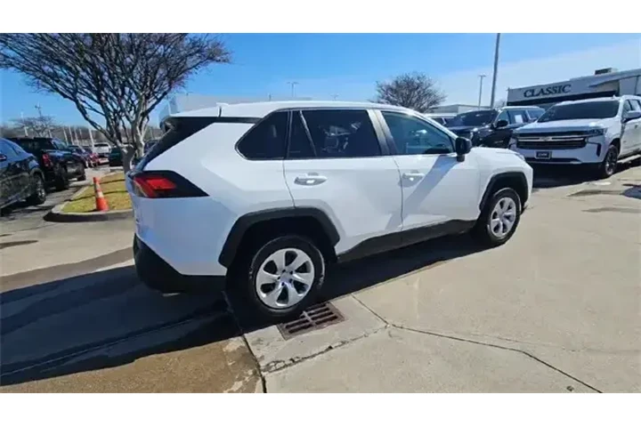 $25987 : Toyota RAV4 2024 AWD LE 4dr image 8
