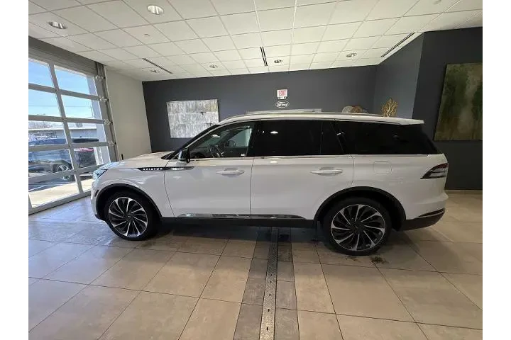 $37888 : Lincoln Aviator 2021 AWD Res image 6
