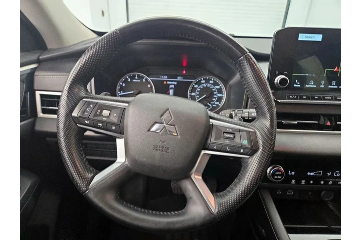$25998 : Mitsubishi Outlander 2024 SE image 10