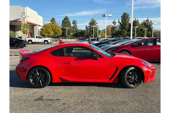 $27446 : Toyota GR86 2023 Premium 2dr image 3