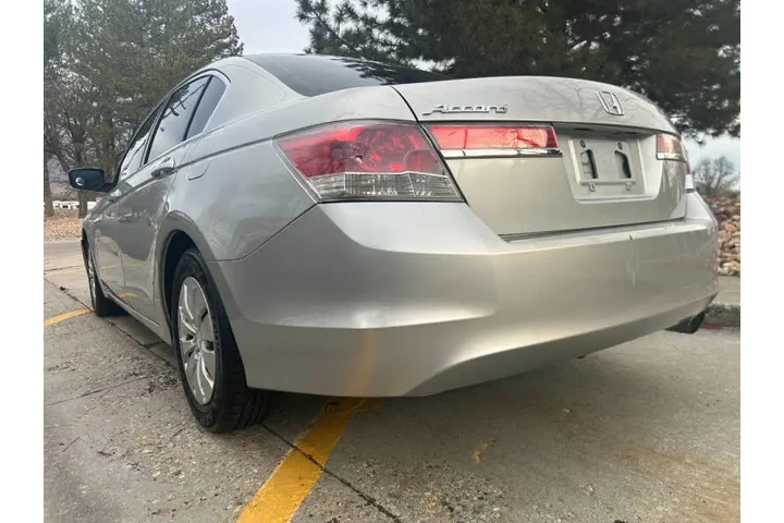 $9900 : 2012 Accord LX image 4