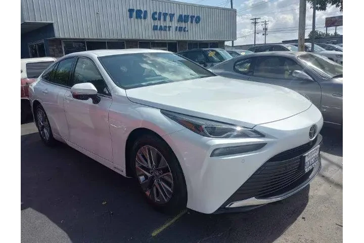 $52500 : 2023 Mirai XLE image 6