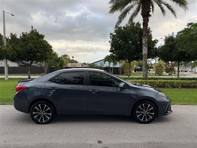 $9600 : Toyota corolla 2019 image 3