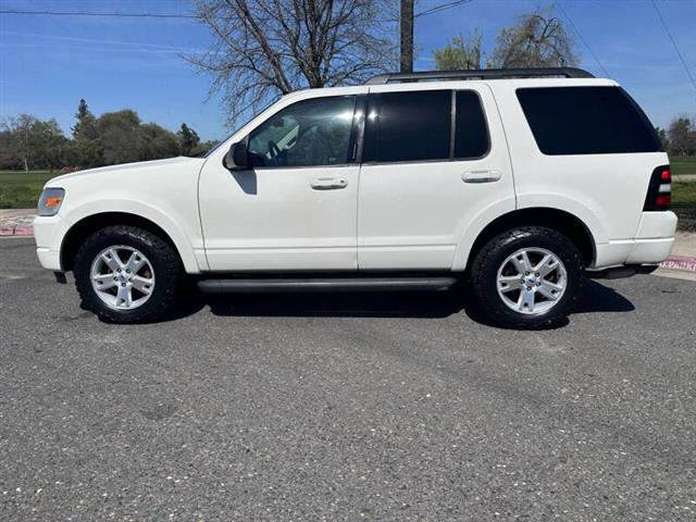 $8795 : 2010 Explorer XLT image 4