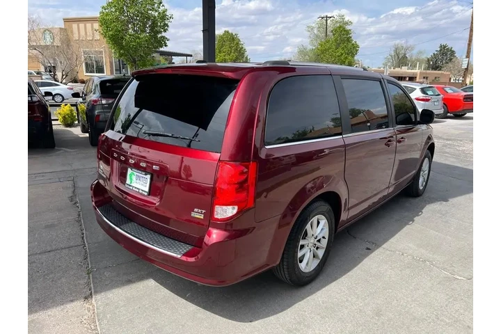 2019 Grand Caravan SXT image 5