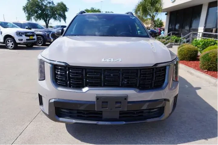 $36725 : Kia Sorento 2024 AWD X-Line image 2