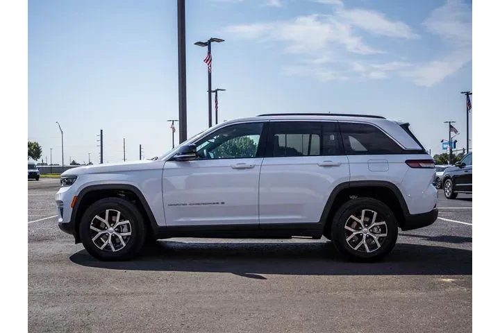 $33400 : Jeep Grand Cherokee 2024 4x4 image 5