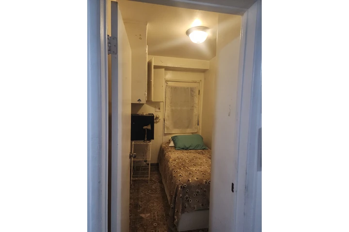 $890 : Se renta un cuarto PEQUEÑO image 1