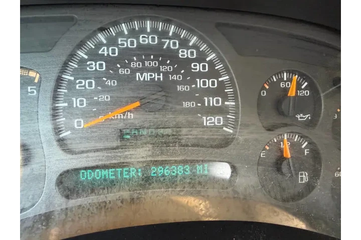 $8997 : 2003 Silverado 2500HD image 9