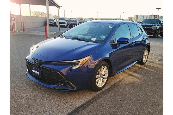 $22998 : Toyota Corolla Hatchback 202 image 3