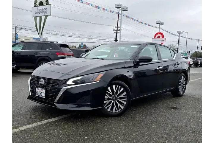 $21900 : Nissan Altima 2024 2.5 SV 4d image 3