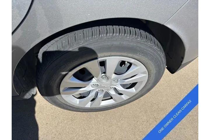 $14587 : Kia Soul 2024 S 4dr Crossove image 8