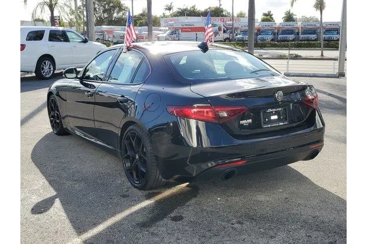 $13991 : Alfa Romeo Giulia 2019 Base image 5