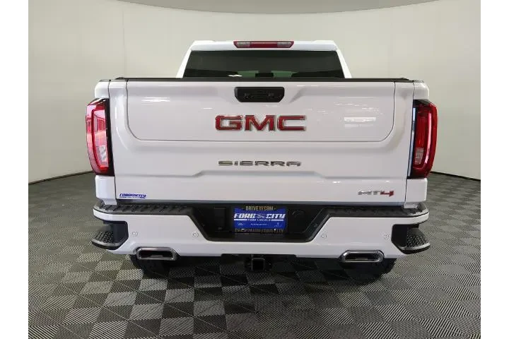 GMC Sierra 1500 2024 4x4 AT4 image 7