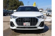 $27577 : Audi Q3 2024 AWD quattro S l thumbnail