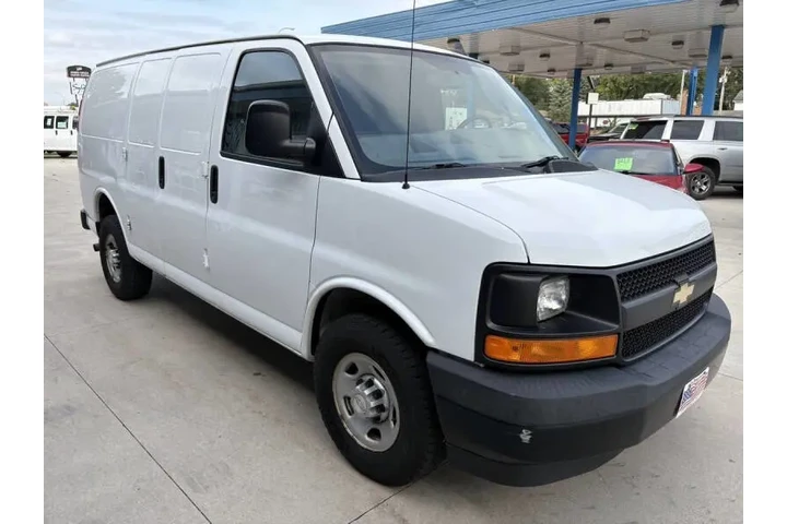 $18990 : 2017 Express 2500 image 5