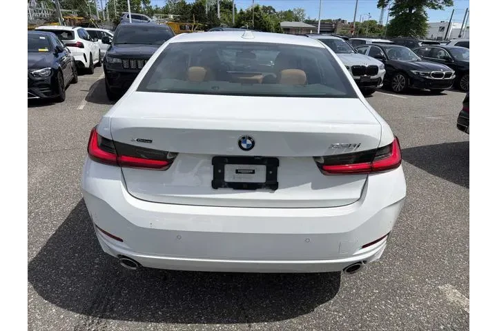 $37943 : BMW 3 Series 2023 AWD 330i x image 2