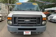 2014 E-Series E-150 en Elizabeth