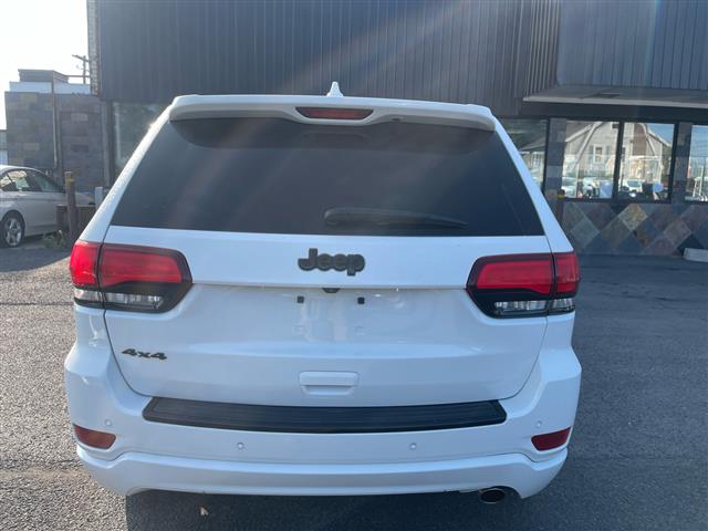 $15900 : 2018 Grand Cherokee image 7