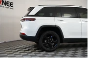 $28994 : Jeep Grand Cherokee 2023 4x4 thumbnail