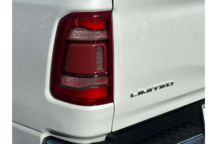 $37755 : Ram 1500 2019 4x4 Limited 4d image 6