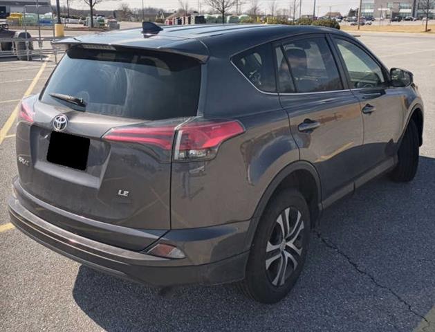 $14500 : 2018 Toyota RAV4 LE image 4
